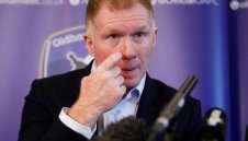 Пол Скоулс си призна за неправомерните залагания, олекна с 8000 паунда