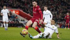 Лийдс резнал милионите на Барса за Рафиня