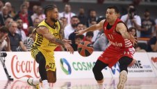 Фенерите излъгаха Везенков и Олимпиакос насред Пирея