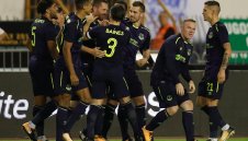 Гилфи прати Евертън в групите с гол от 50 метра