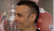 Бербатов го играе треньор в ЦСКА, дава команди + ВИДЕО