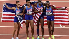 САЩ размаза конкуренцията на 4 по 400 метра при жените