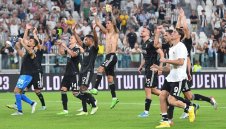 Юве удари леко Специя, Наполи се издъни