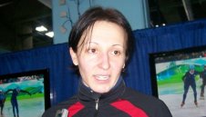 Жени Раданова носи знамето на България при закриването на Игрите