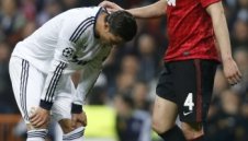 Фил Джоунс пропуска мача с Реал Мадрид