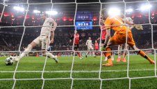 Байер ще продължи да дразни големия Байерн