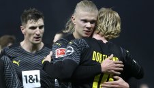 Барселона иска да прецака Реал за Холанд 