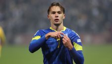 Нюкасъл плаща сериозна сума за балкански бранител
