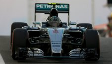 Нико пак надви Люис и ще тръгне пръв