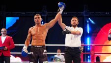 Спазено обещание! Божилов нокаутира Бубу във 2-ри рунд