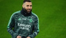 В Испания се молят: Бог да пази Бензема