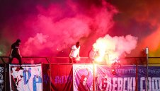 Фенове на Левски се изгавриха брутално с Венци Стефанов