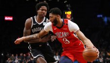 Езерняците тръгват за Дейвис, но Бостън е фаворит