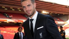 Хендерсън с фрактура на крака, аут е за 2 месеца