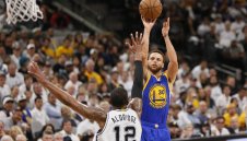 Голдън Стейт не даде шанс на Сан Антонио