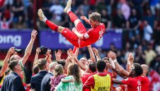 Твенте отново в Европа след победа в баража