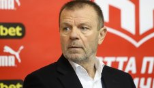 Стойчо Младенов научи ЦСКА 1948 как да гази Левски 