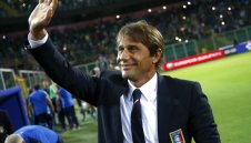 Милан харчи милиони за Конте