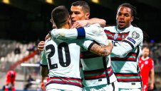 Уникално: Роналдо ще играе на пето Европейско първенство