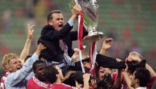 Поредно признание за Хитцфелд