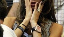 Червен картон за жените на англичаните