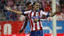 Манчестър Юнайтед се подсилва с Диего Годин