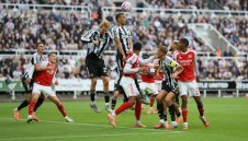 Късен обрат донесе успеха на Арсенал на „Сейнт Джеймсис Парк“