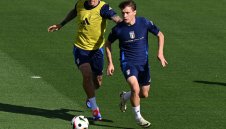 Барела пропуска мача с Турция, но става татко