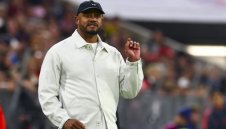 Серж Гнабри аут за Байерн, Мануел Нойер виси