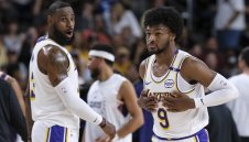 ЛеБрон и Брони играха заедно за първи път, но Езерняците пак паднаха