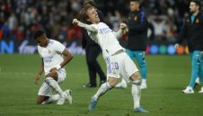 Модрич ще продължи да вдига купи и титли с Реал, преподписа с "кралете"