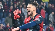 Байерн надцака Тотнъм, Наполи и Милан за защитник на Дженоа