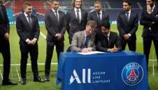 Шефът на ПСЖ е разследван за корупция