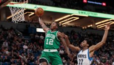 Бостън опитоми Вълците в последната част