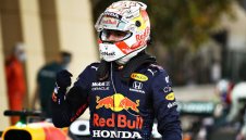 Макс грабна полпозицията и изравни Сена, провал за Ферари