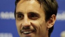 Гари Невил ще подпише нов договор с Манчестър Юнайтед