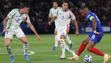 Мбапе се превръща в резерва