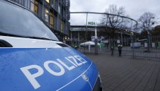 Шок! Отложиха Германия – Холандия, евакуират стадиона + СНИМКИ