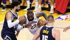 ЛеБрон продължи договора си с ЛА Лейкърс, синът му дебютира