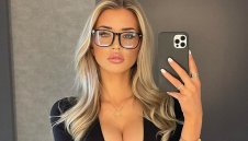 Най-сексапилната и надарена хокеистка в света взриви интернет + СНИМКИ