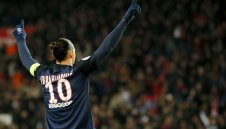 Странно: ПСЖ вдига заплатата на Ибра