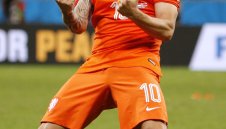 Снайдер спаси Холандия от голям резил