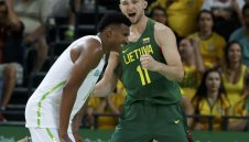 Синът на Сабонис спаси Литва