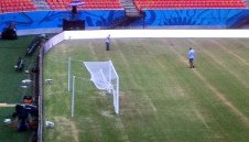 Италия и Англия притеснени от терена