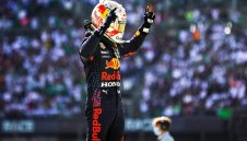 Макс недостижим за Люис в Мексико, вече води с 19 точки