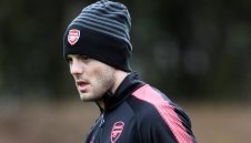 Уилшър тренира с Арсенал, докато учи за треньор