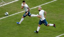 Аржентина хвана последния влак за 1/4-финалите на Копа Америка + ВИДЕО