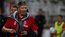 Задава се скандал: Любо Пенев скочи на Младен Кръстаич