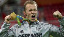 Германец иска да купи висилката, на която стана олимпийски шампион