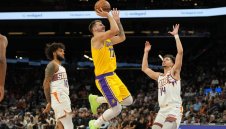 Дончич с първи минути в контролите, но Езерняците с нова загуба